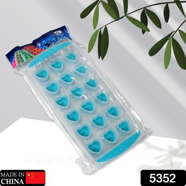 Easy Push Premium POP-UP ice Tray, With Flexible Silicon Bottom and Lid, Heart Shape 18 Cube Trays - Image 2